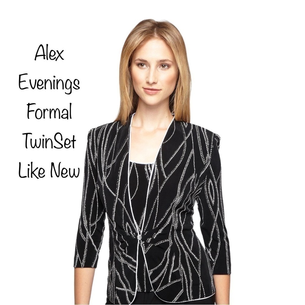 GORGEOUS! Perfect for the holidays!  NEVER Worn Sequin Twin Set Sz S